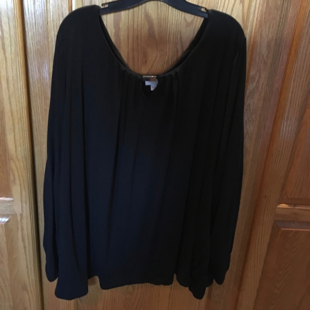 Avenue black tunic w/silver bar accent 30/32